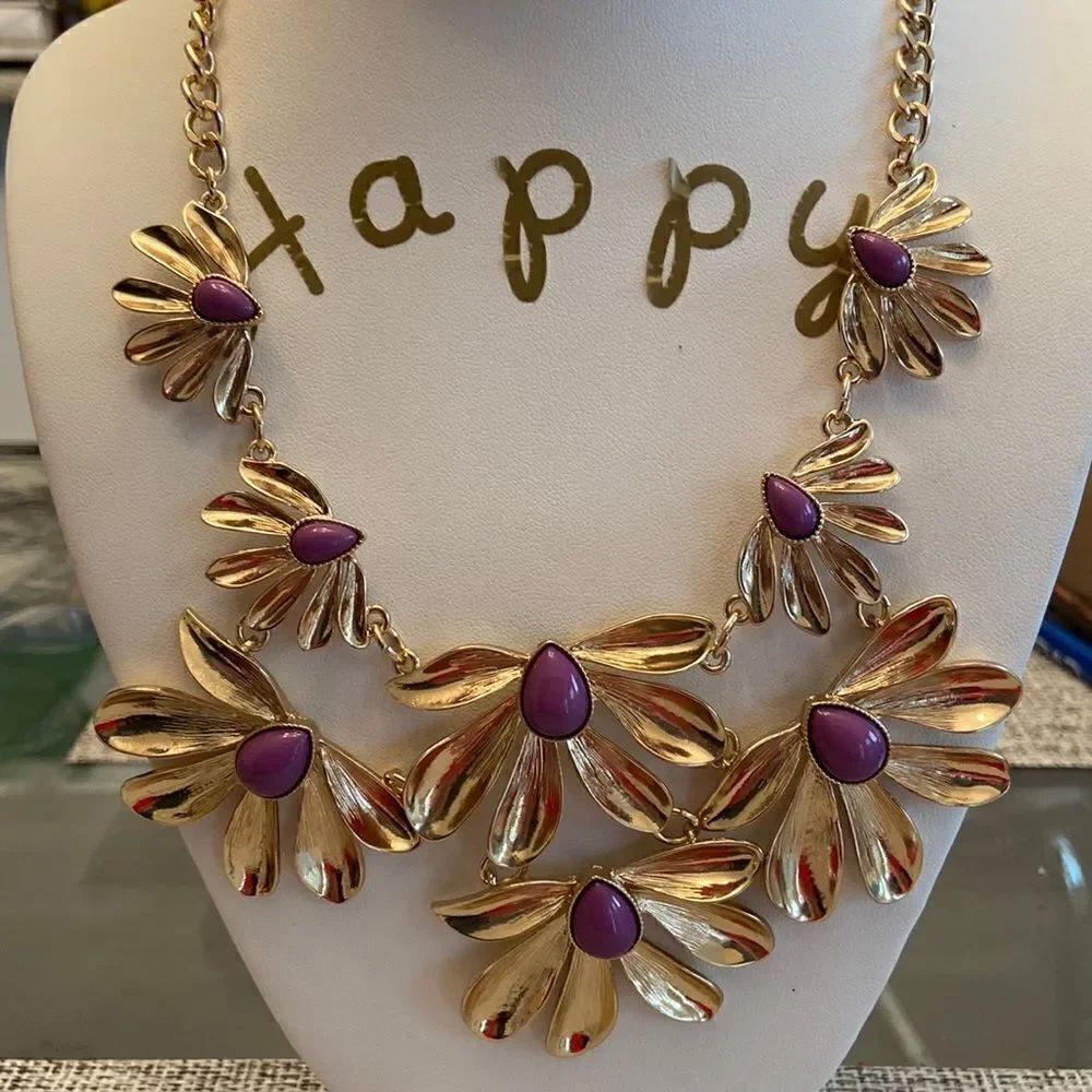 Chico’s statement necklace NWOT